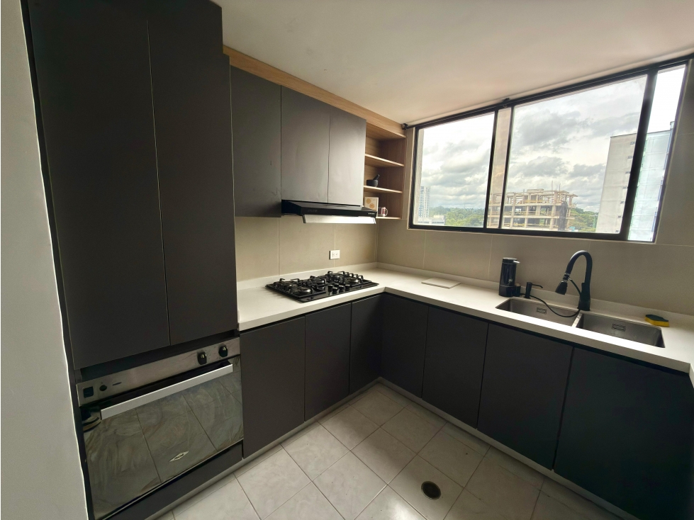 ¡SE ARRIENDA HERMOSO APARTAMENTO EN PINARES!