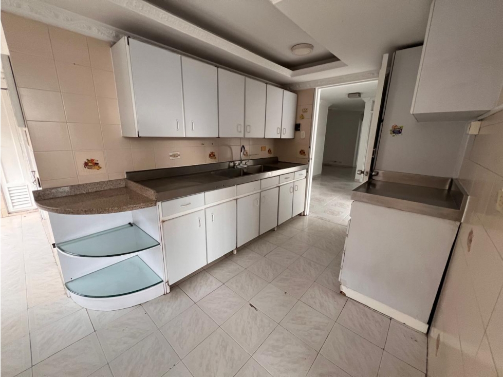 SE VENDE APARTAMENTO EN EL CENTRO REMODELADO AREA 187M2