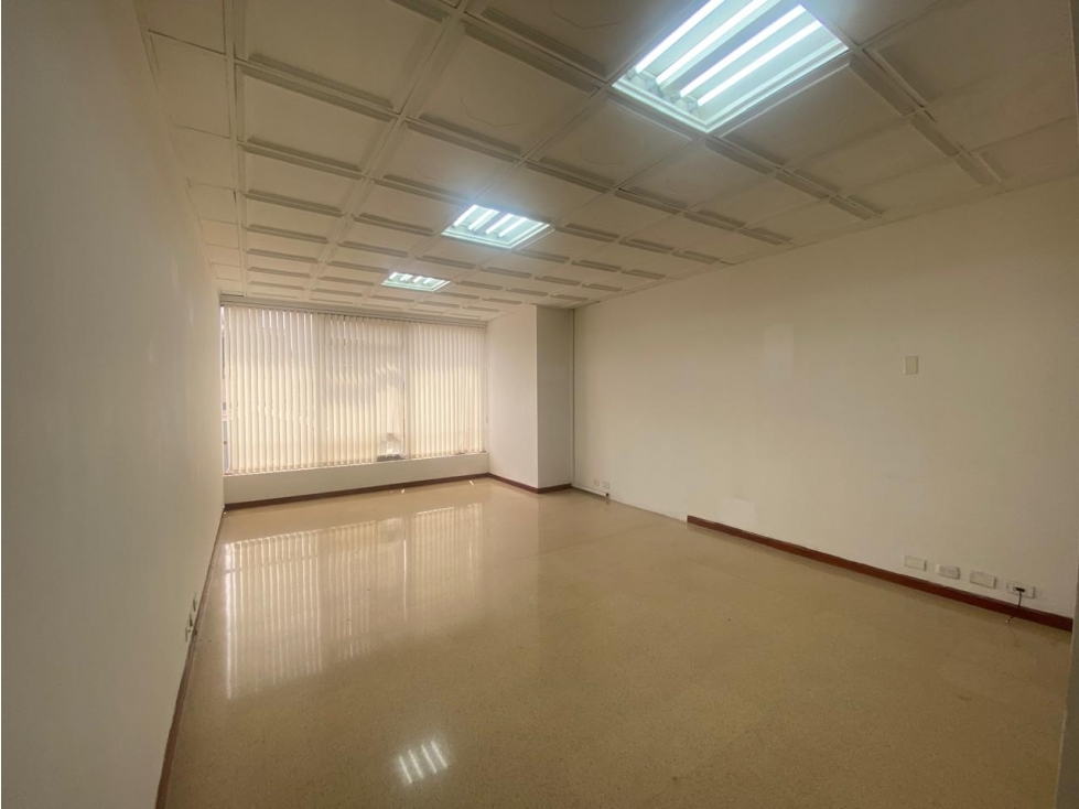 SE VENDE OFICINA EN EL EDIFICIO DIARIO DEL OTUN — foto 6