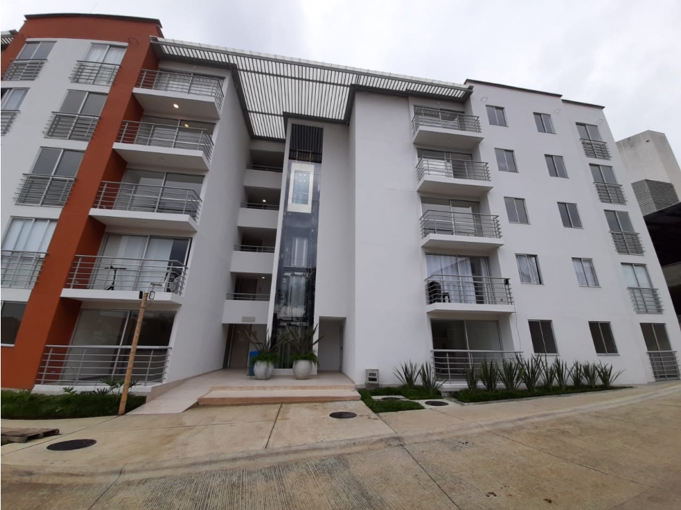 APARTAMENTO EN LA 30 DE AGOSTO CERCA DE UNICENTRO