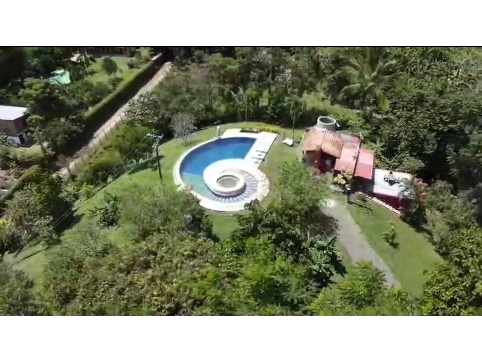 Hermosa Finca en Combia 9.000 m2! Productiva y turistica!