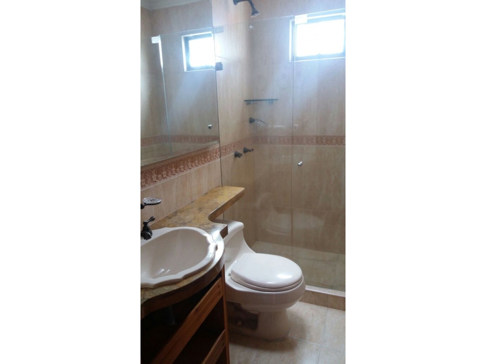 Se vende hermoso apartamento en pinares AREA 190 PISO 2 — foto 3