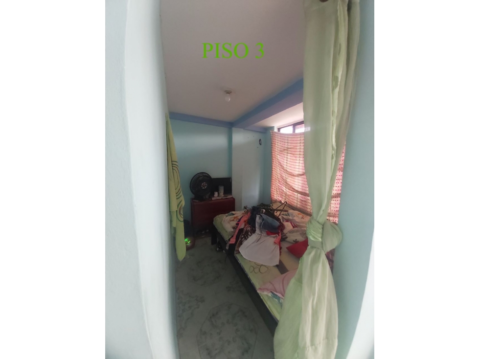 SE VENDE CASA ESQUINERA DE 4 PISOS INDEPENDIENTES FRAILES