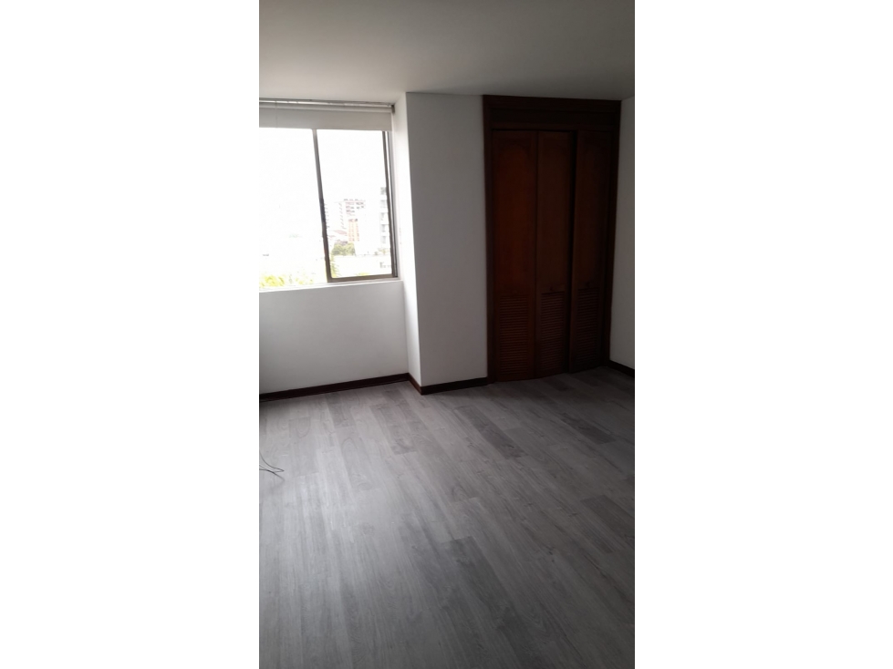 SE RENTA HERMOSO Y EXCLUSIVO APTO EN PINARES!! — foto 4