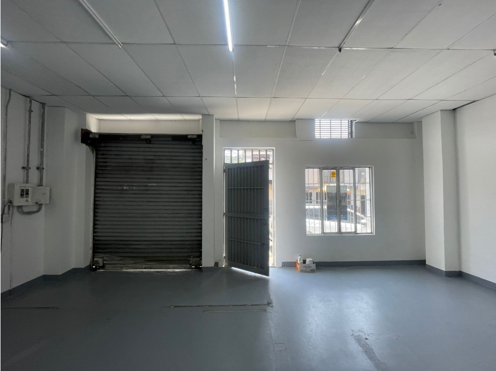Se vende Bodega Renovada de 240 m² en el centro - 2