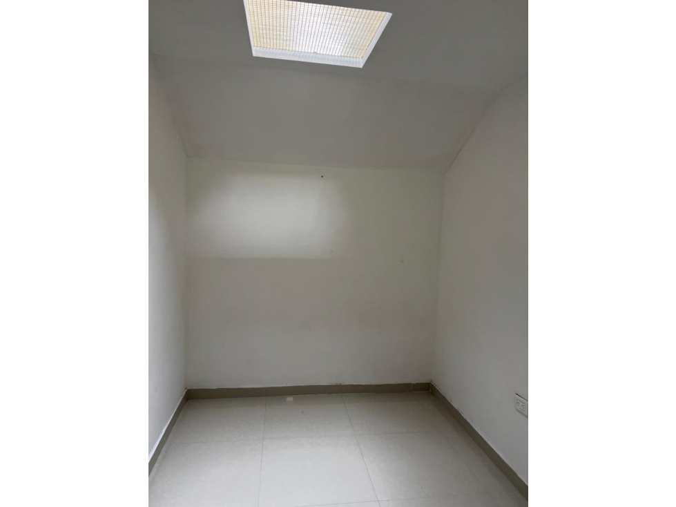 SE VENDE HERMOSA CASA DE 3 NIVELES EN SANTA MONICA DOSQUEBRADAS — foto 3