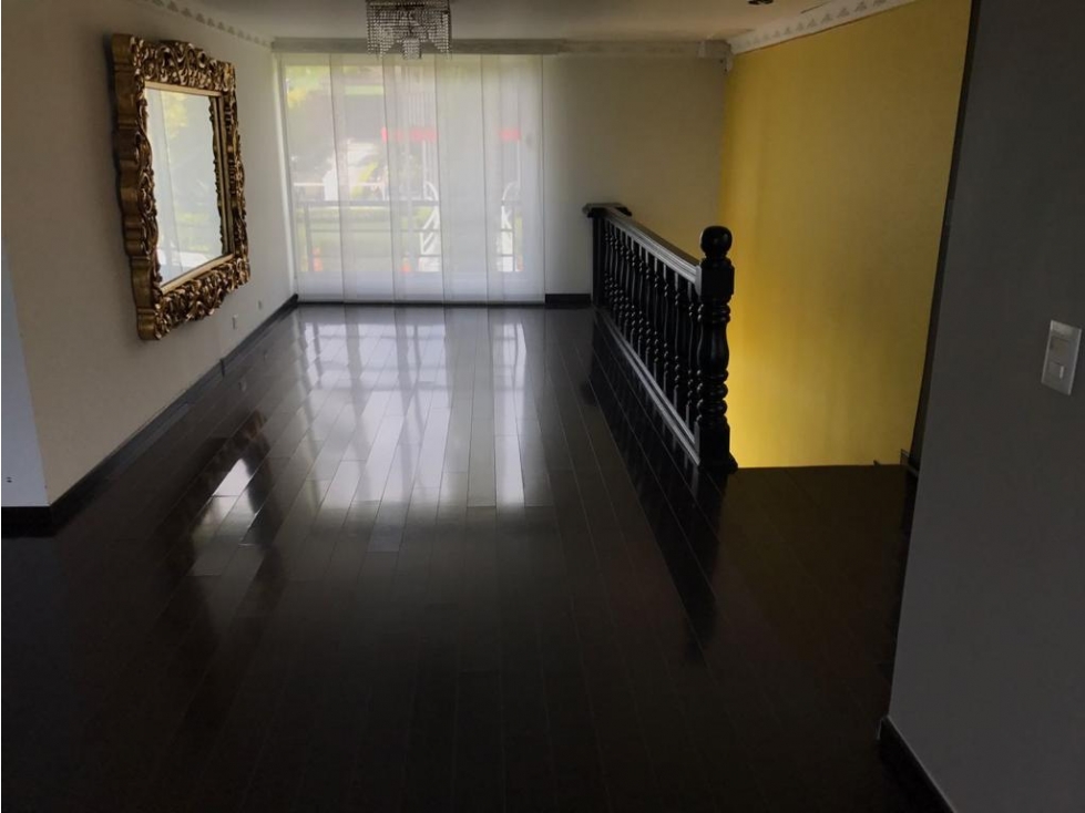 SE VENDE FINCA EN SANTA ROSA CON DOS CASA SOBRE VIA PRINCIPAL — foto 3