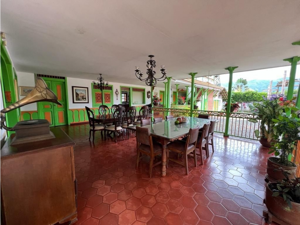 SE VENDE ECOHOTEL 14.000M2 EN COMBIA
