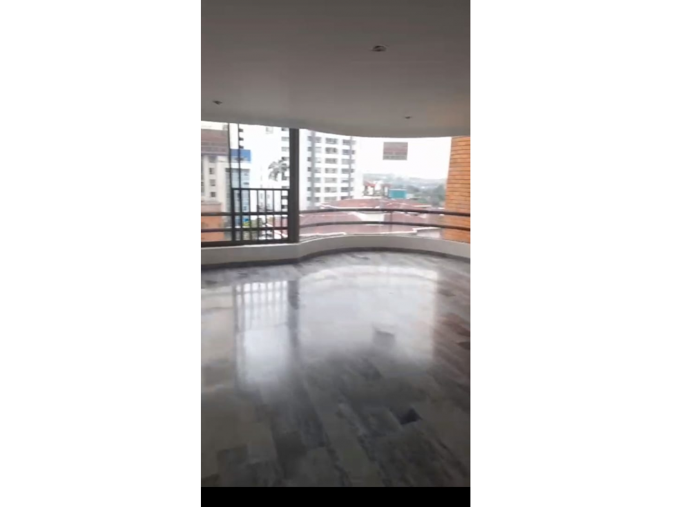 SE VENDE ESPECTACULAR APARTAMENTO EN PINARES AREA 125
