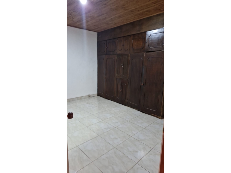 SE VENDE CASA CERCA A LA IGLESIA DE SAN JOSE LA CIRCUNVALAR — foto 4