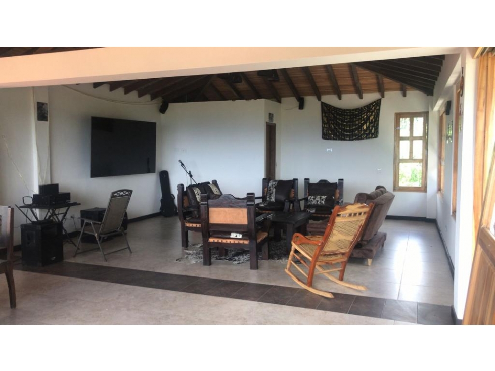 SE VENDE ESPECTACULAR CASA CAMPESTRE POR LA CASONA