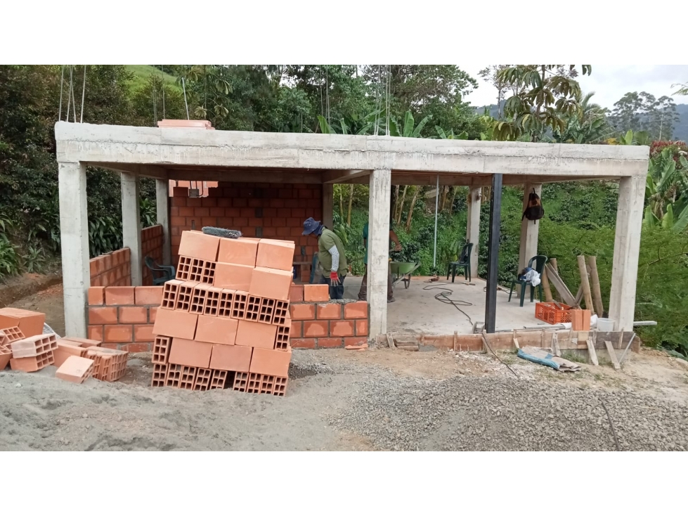 Se vende Proyecto de Vivienda para terminar en la Vereda Cedralito - 1