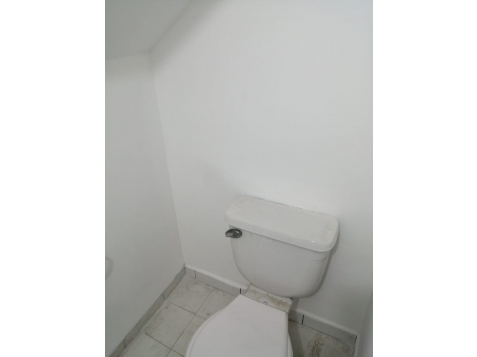SE VENDE CASA EN BOSQUES DE LOS LAGOS CARTAGO CONJUNTO CERRADO — foto 3