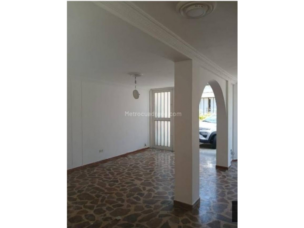 EN VENTA CASA EN BELMONTE