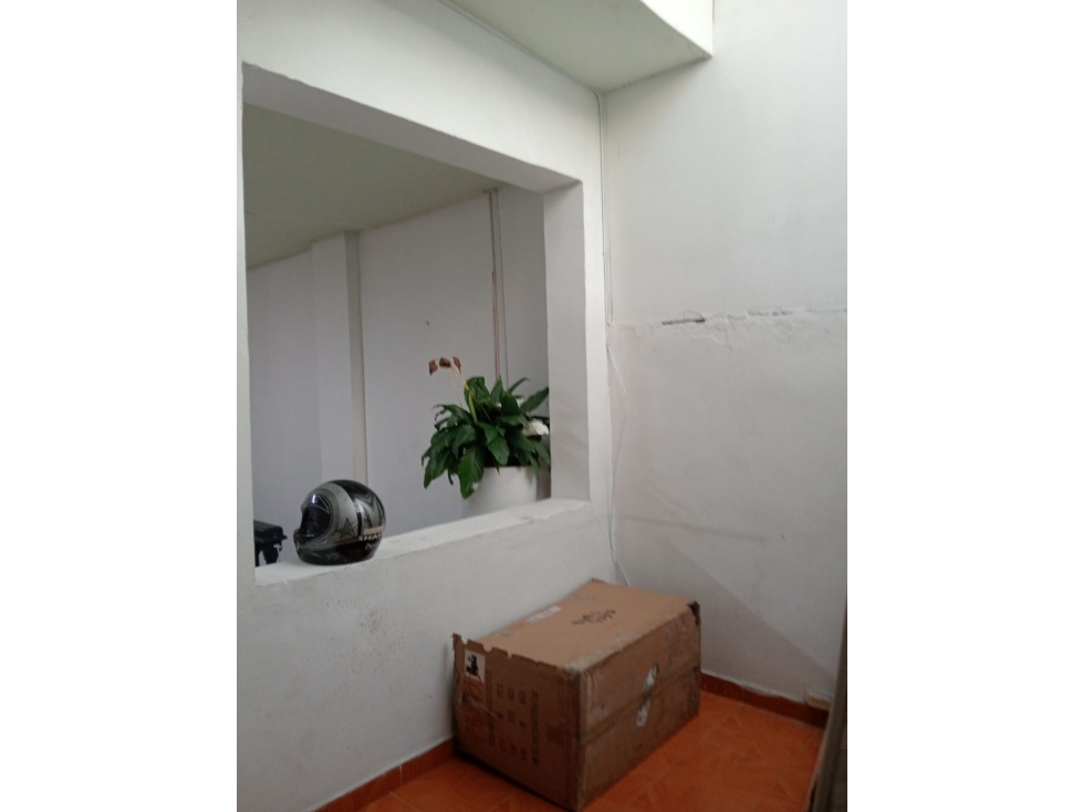SE VENDE CASA DUPLEX POR CLINICA ROSALES — foto 3