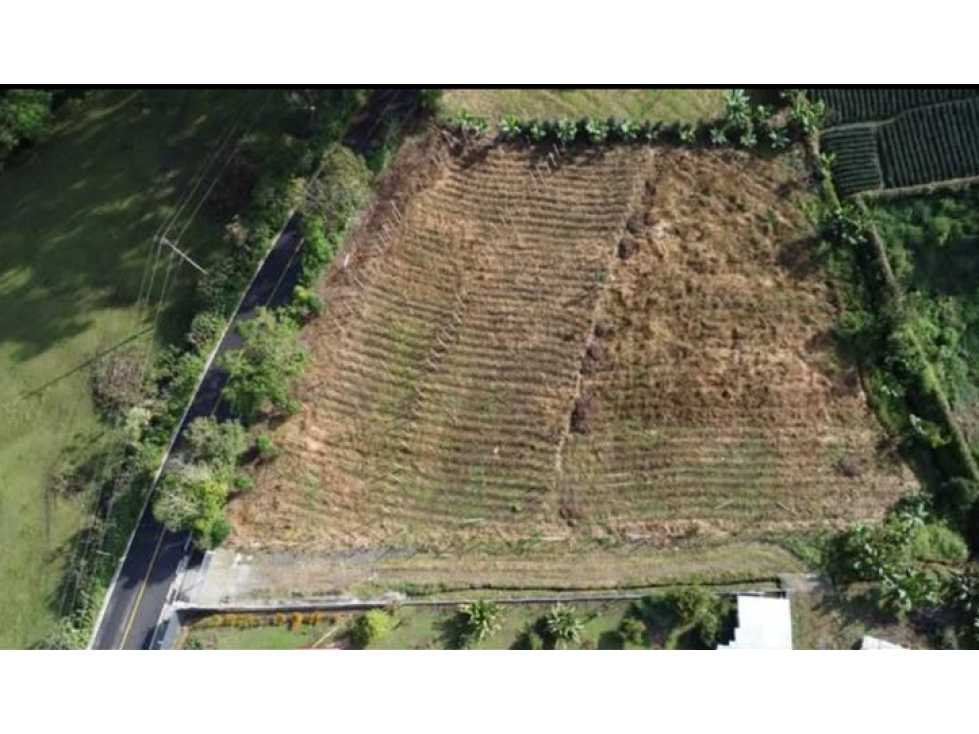 SE VENDE ESPECTACULAR LOTE VIA PRINICPAL EN LA BELLA CERCA A TODO