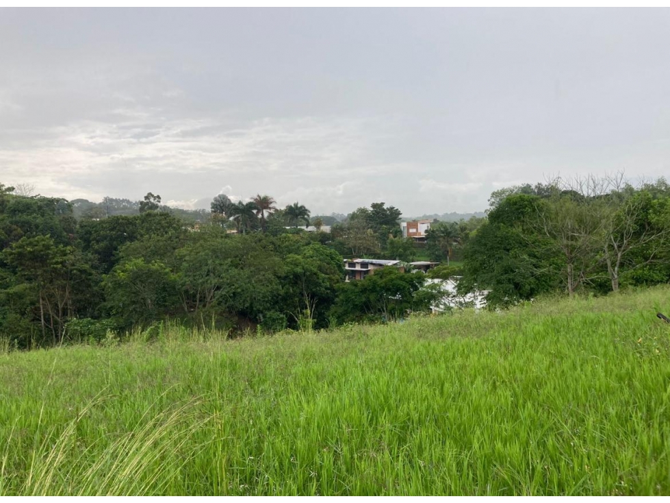 SE VENDE LOTE EN EL CONDOMINIO CAMPESTRE LA CARMELITA