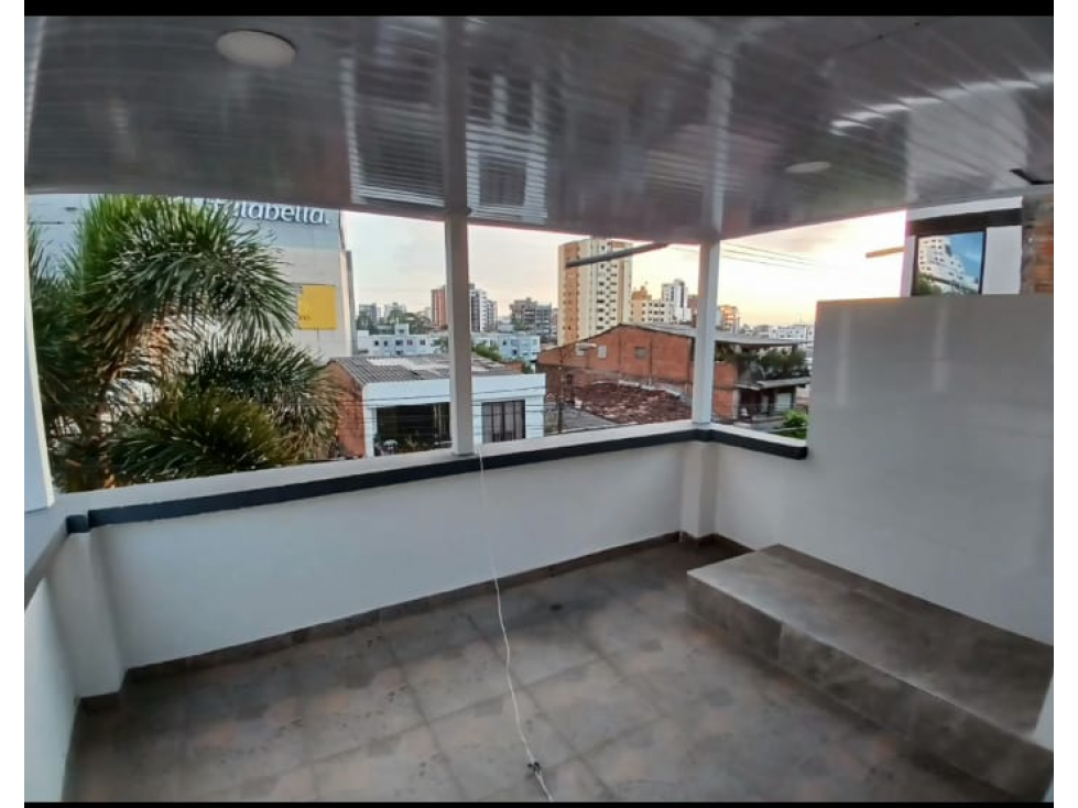 SE VENDE CASA CERCA A LA ARBOLERA CON RENTA