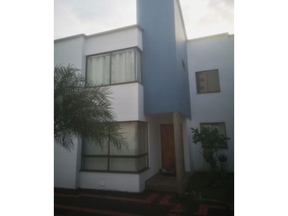 VENTA AMPLIA CASA ALAMOS PEREIRA