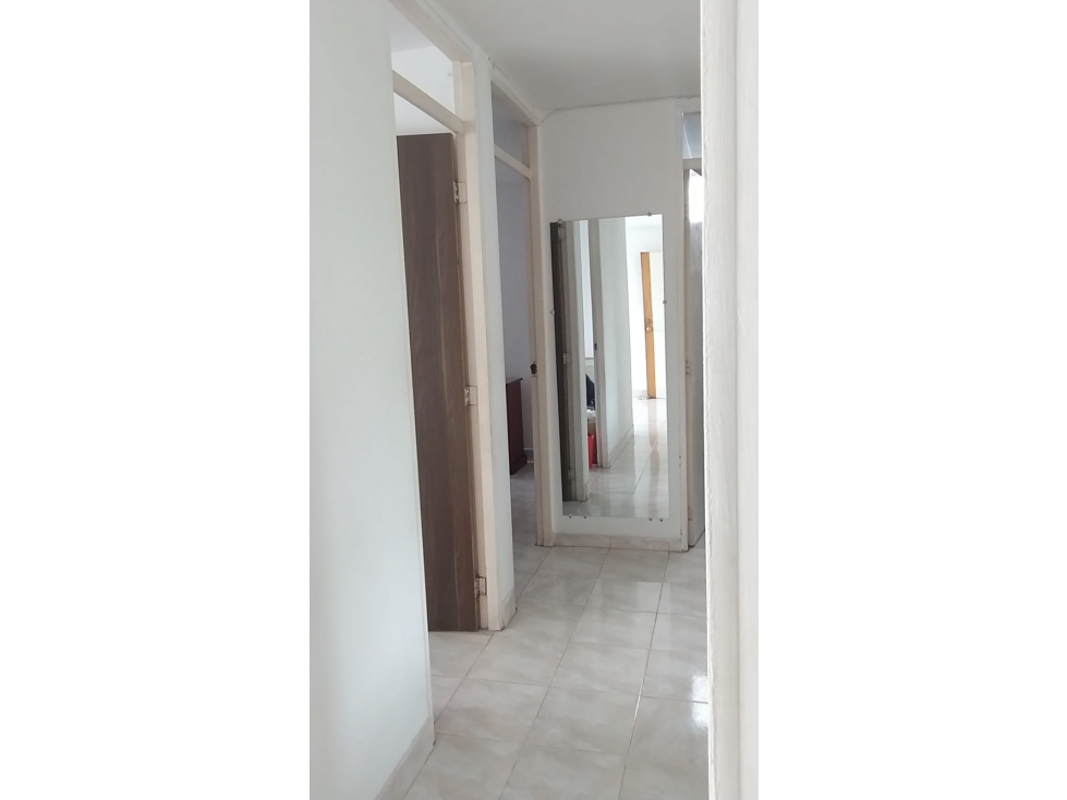 SE VENDE APARTAMENTO EN GAMMA EN ALAMBRA EN PISO 4 AREA 74M2 — foto 2