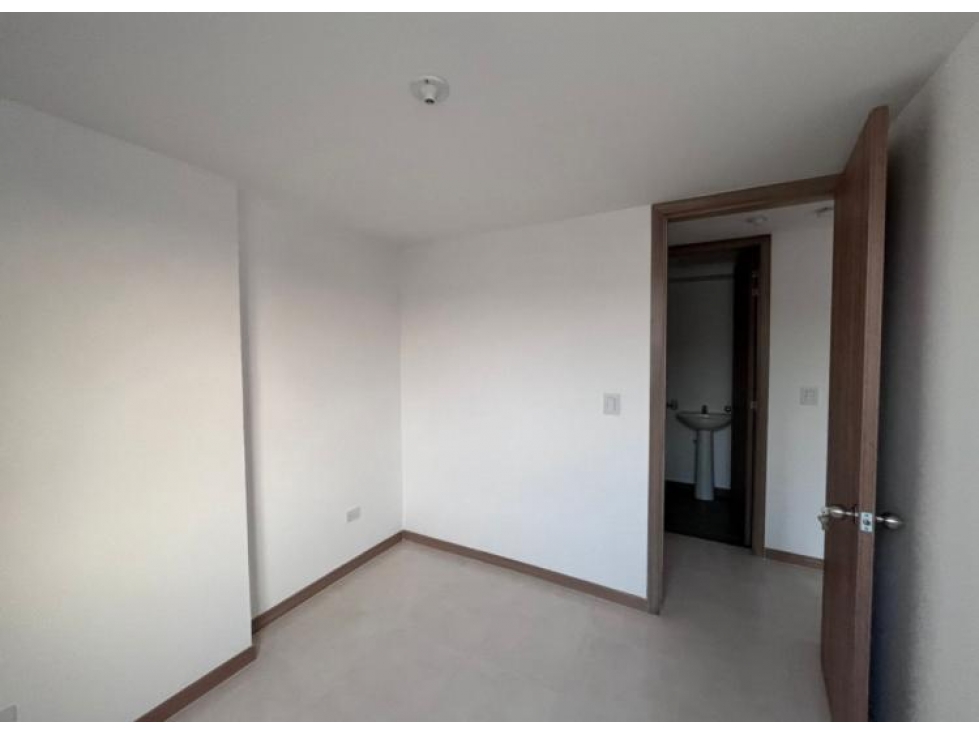 VENDO APARTAMENTO CON BALCÓN EN CONJUNTO CERRADO EN SANTA ROSA — foto 4