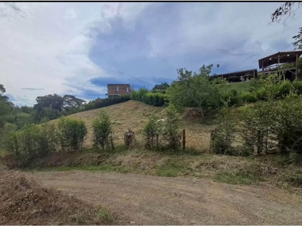 SE VENDE LOTE EN CONDOMINIO VIA ALCALA