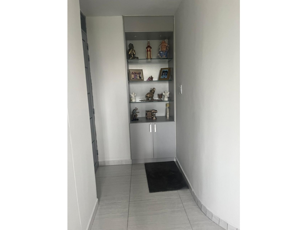 SE VENDE O PERMUTA APARTAMENTO REMODELADO EN MARAYA AREA 90 M2 — foto 5