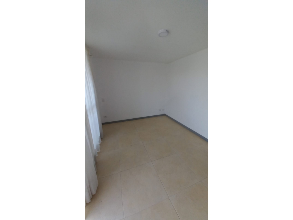 SE VENDE CASA EN CONJUNTO CERRADO EN ALAMOS — foto 2