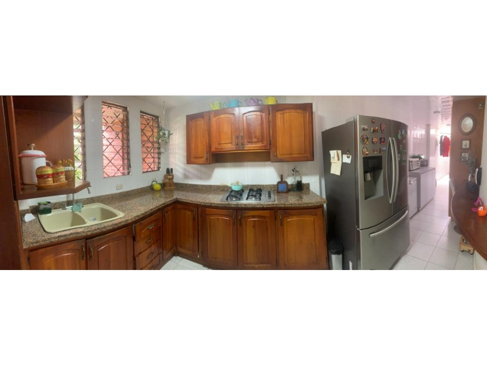 SE VENDE HERMOSA CASA EN PINARES