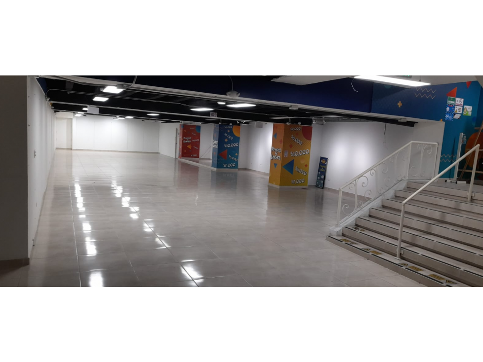 Se Vende Increible Local en la Plaza de Bolivar 384 m2