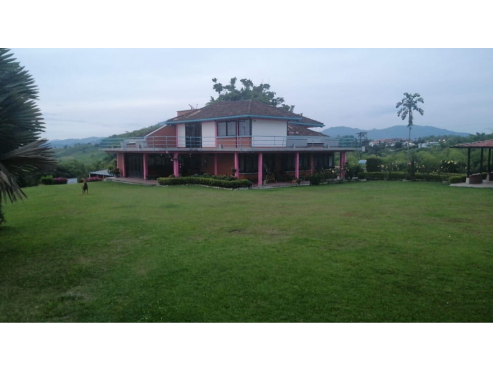 VENTA DE HERMOSA FINCA EN LA VIA ARMENIA 28.050 METROS 2
