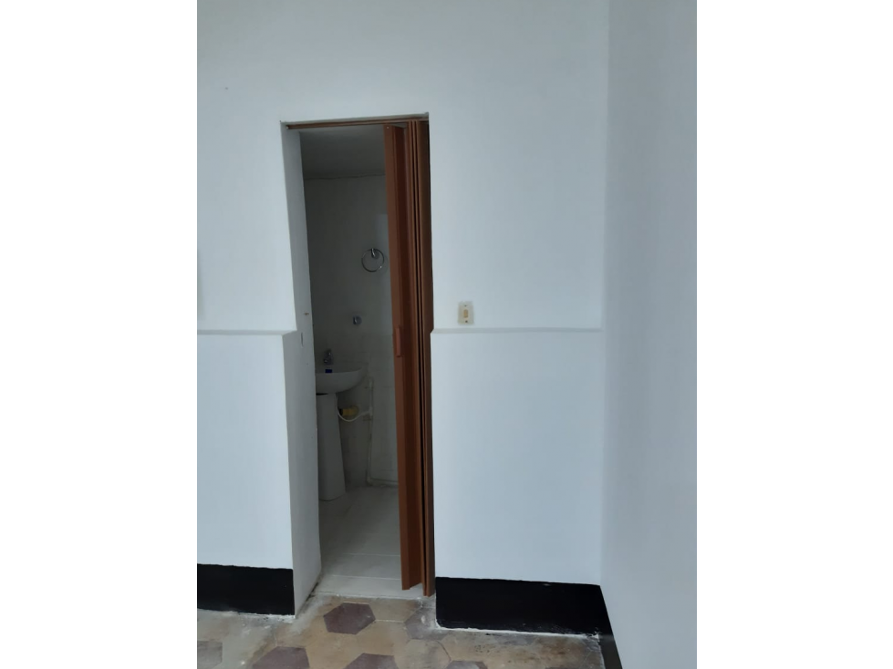 SE VENDE BODEGA EN EL CENTRO DE PEREIRA - 6