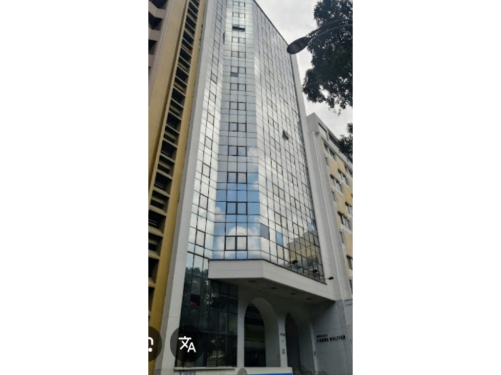 SE VENDE OFICINA EN LA PLAZA BOLIVAR AREA 55 M2 MUY BUENA VISTA