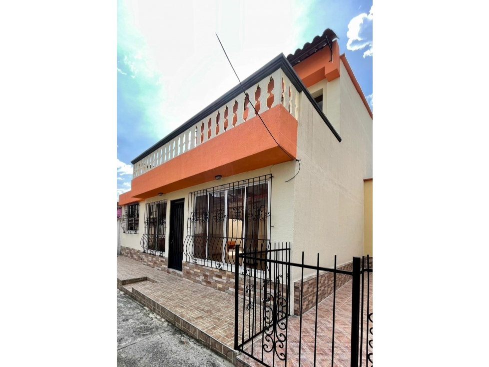 SE VENDE ESPECTACULAR CASA DUPLEX EN EL JARDIN PEATONAL