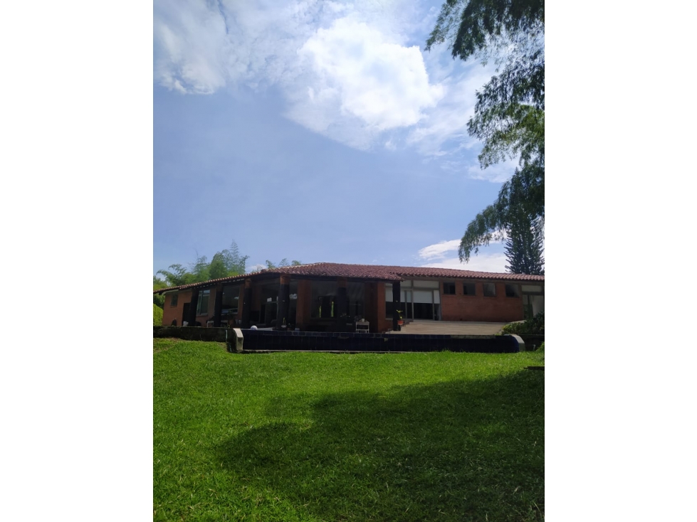SE VENDE ESPECTACULAR CASA CAMPESTRE CERRITOS