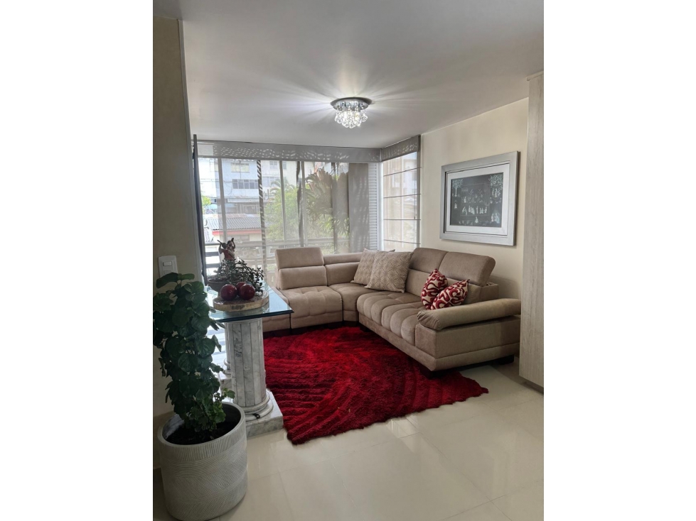 LUJOSO APARTAMENTO EN VENTA EN MARAYA