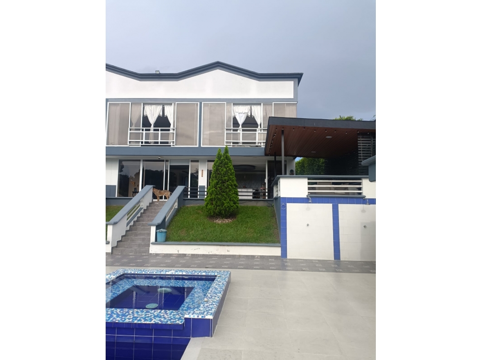 SE VENDE HERMOSA CASA CAMPESTRE POR CONDINA
