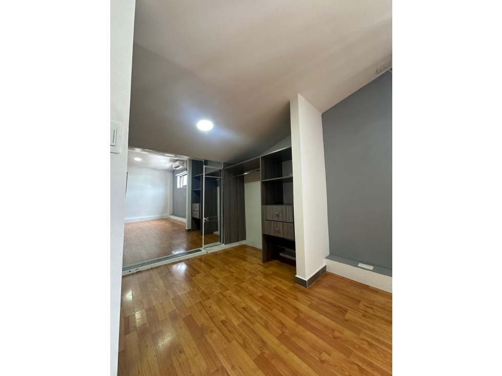 Apartamento Dúplex con Vista Panorámica en Centenario