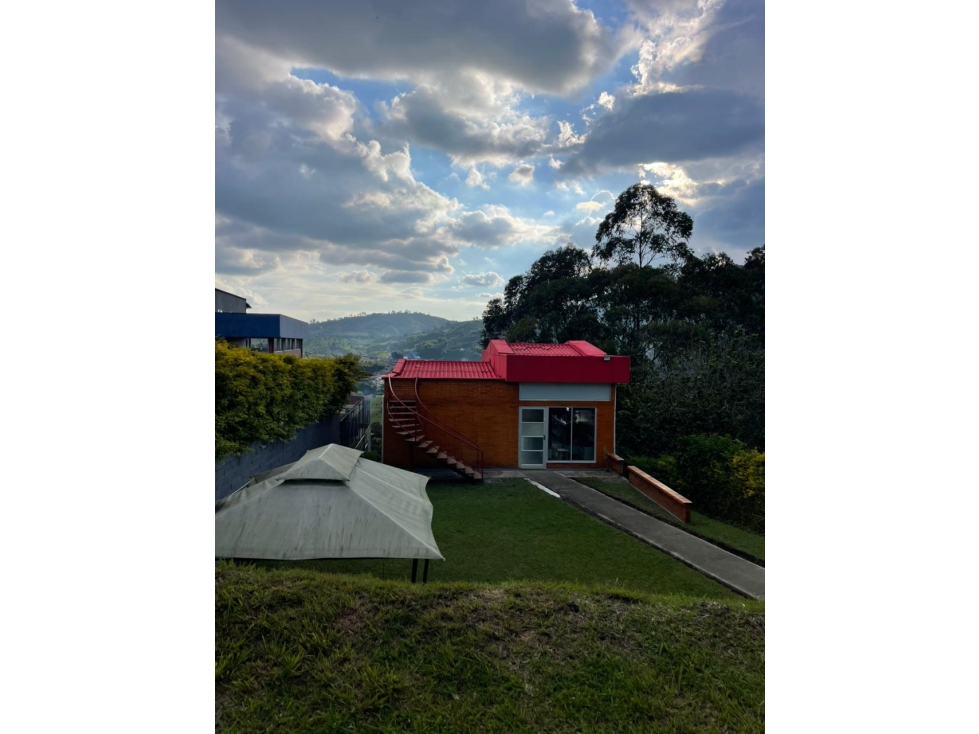 SE VENDE CASA CAMPESTRE EN SANTA ROSA CERCA AL MIRADOR DEL CAFE