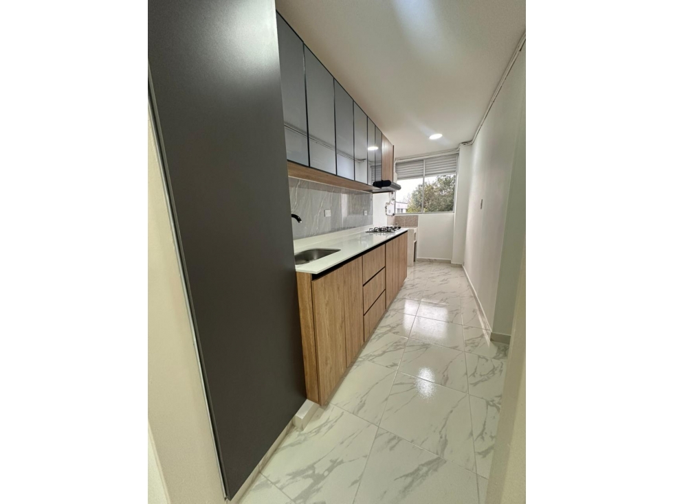 SE VENDE AMPLIO Y REMODELADO APARTAMENTO AVENIDA SUR PEREIRA
