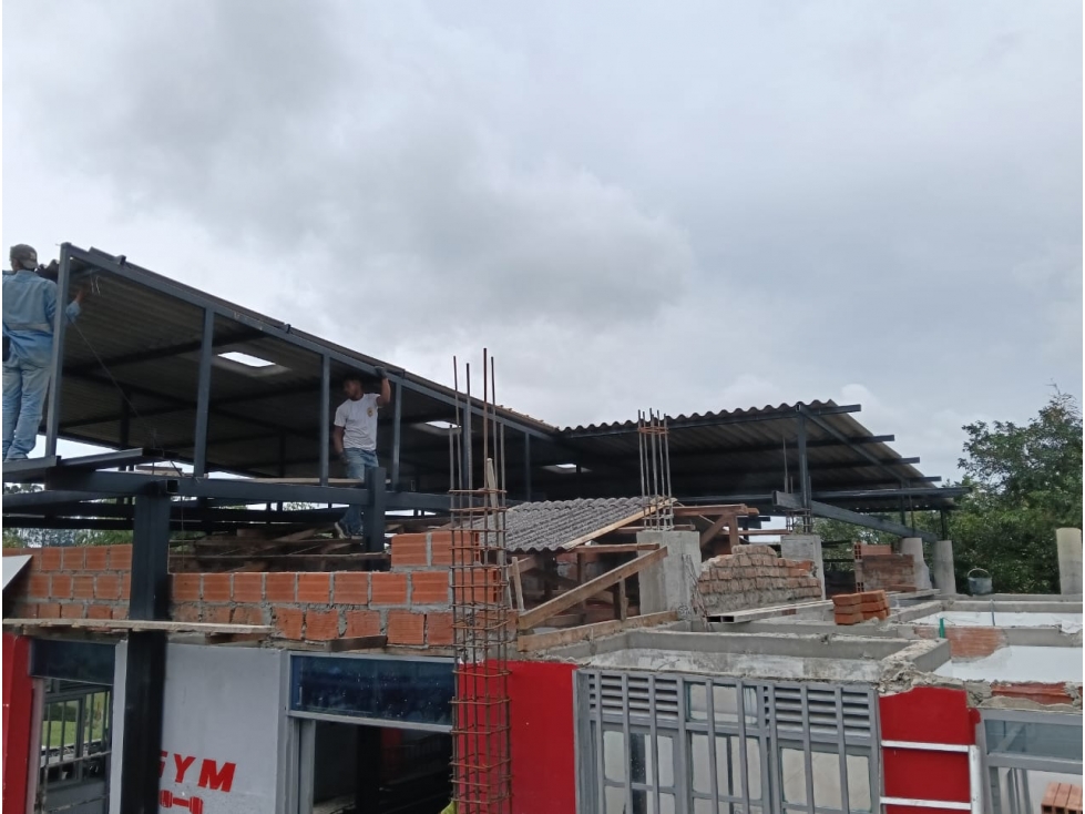 Se vende espectacular lote por el Crucero de Comba — foto 2