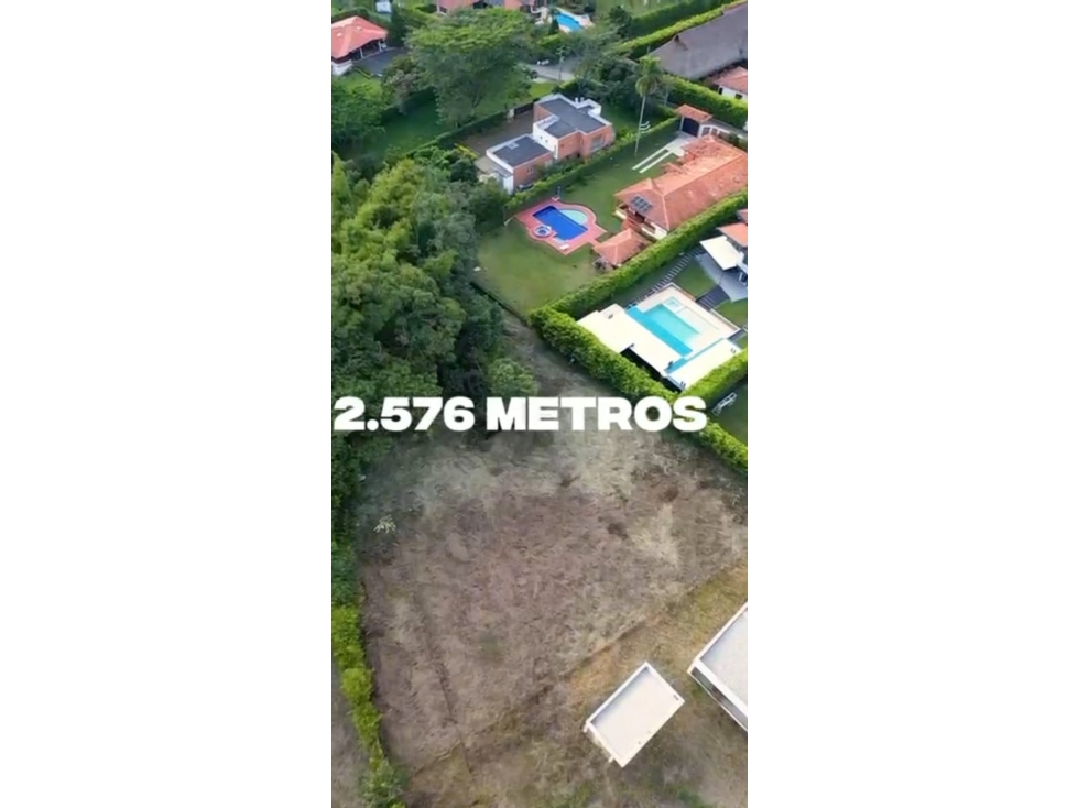 SE VENDE LOTE POR CERRITOS