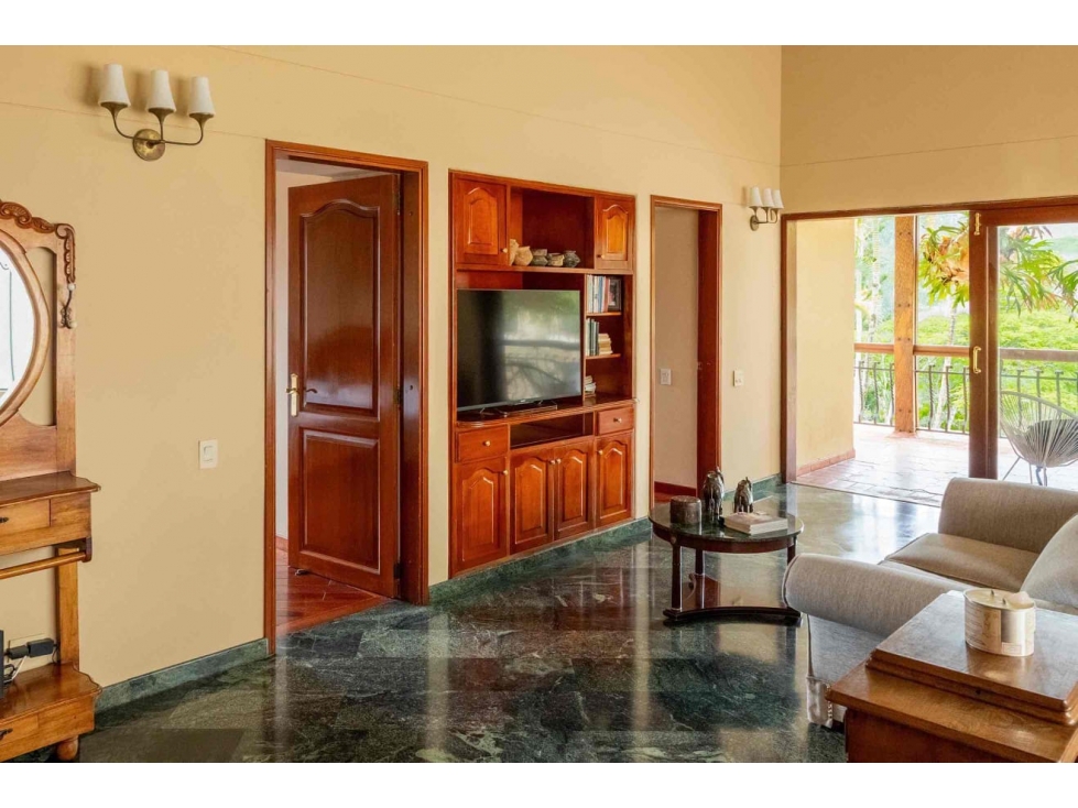 SE VENDE CASA DE LUJO EN CONJUNTO EXCLUSIVO EN PINARES — foto 3