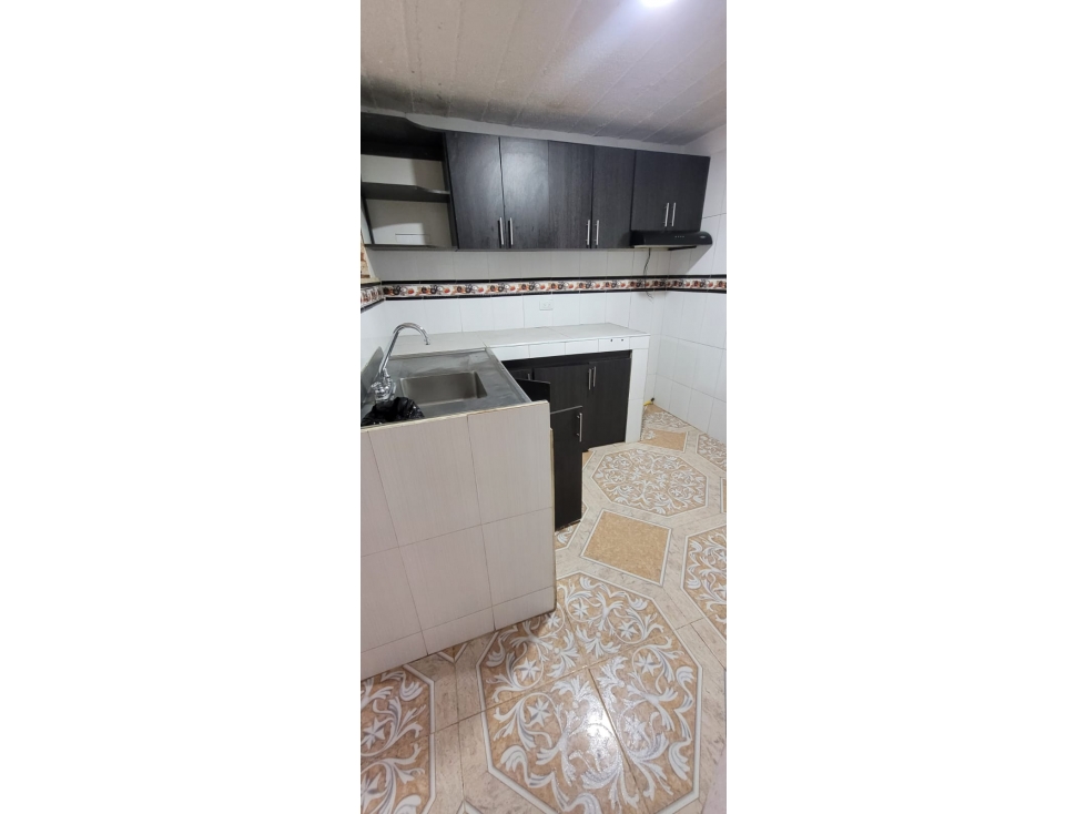 SE VENDE CASA EN EL SUR DE ARMENIA