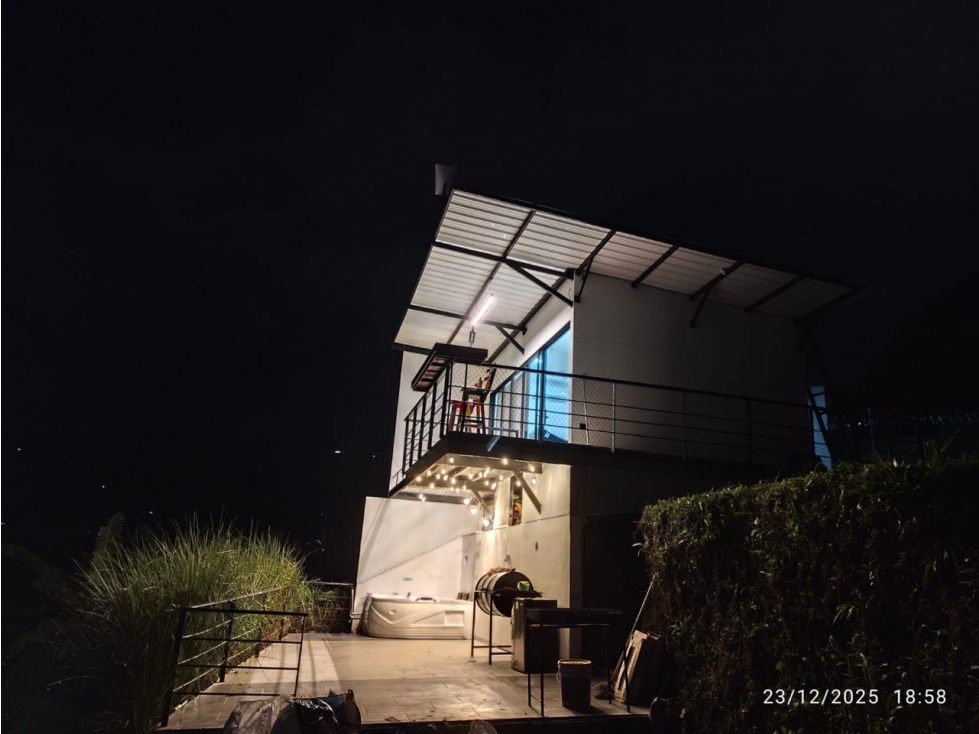 SE VENDE CABAÑA DUPLEX CON 2.000 M2 POR DOSQUEBRADAS