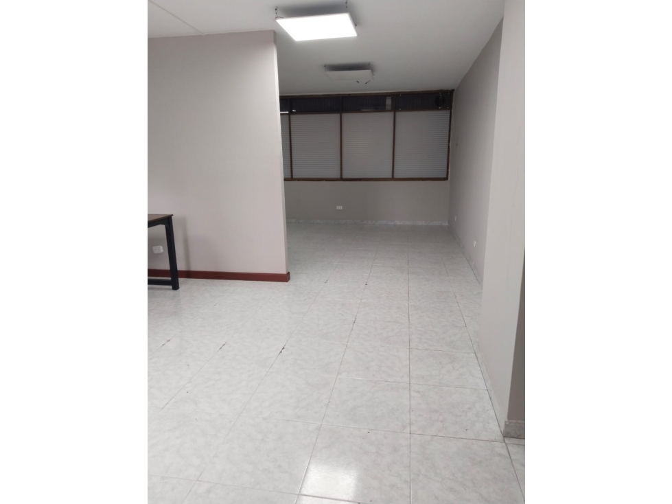 !GRAN OPORTUNIDAD¡ SE VENDE OFICINA EN EDIFICIO ÚBICADO EN EL CENTRO