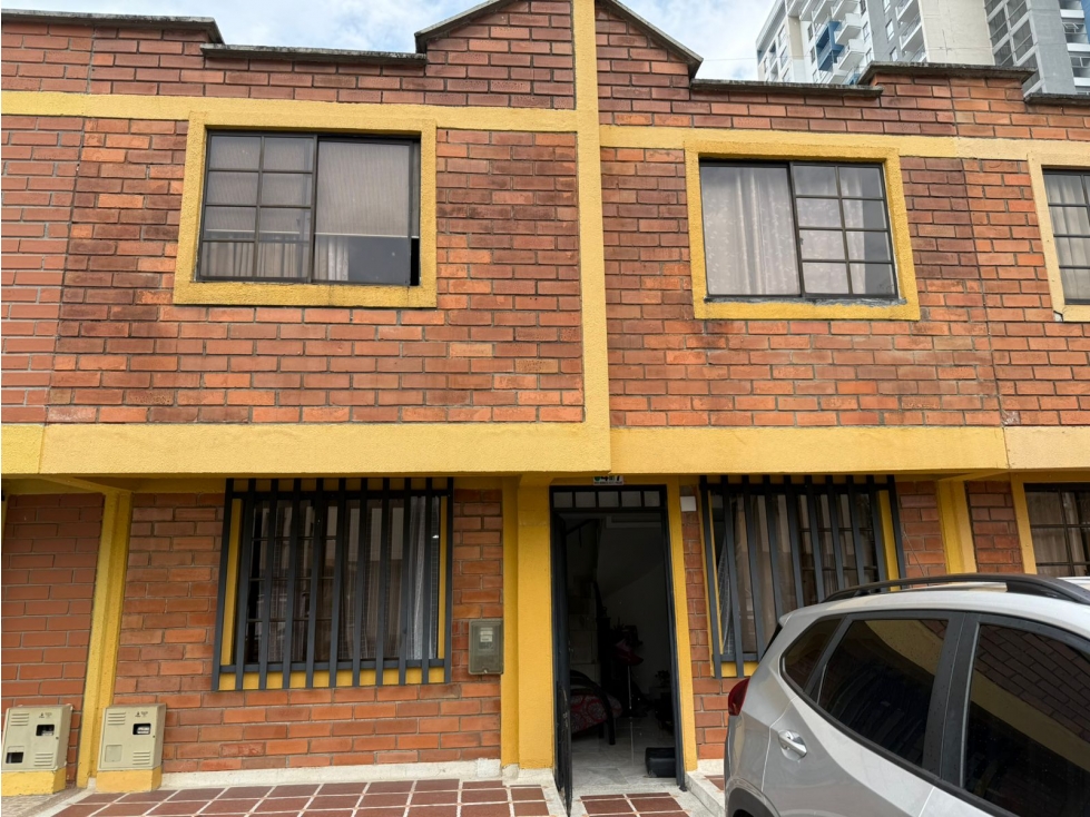 SE VENDE CASA DUPLEX EN CONJUNTO CERRADO SECTOR MILAN DOSQUEBRADAS