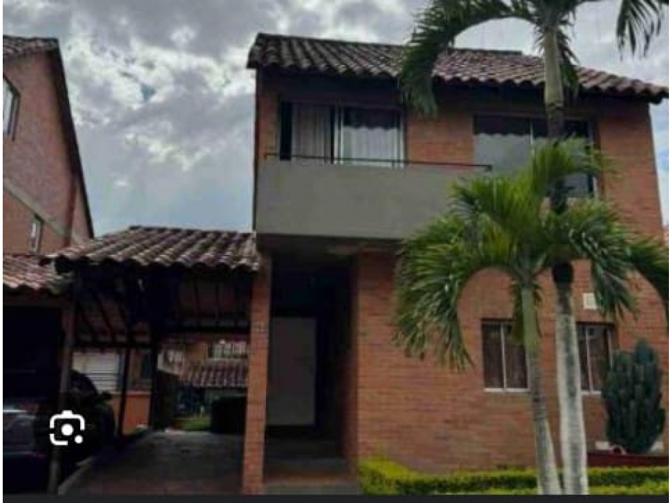 SE VENDE CASA EN CONJUNTO CERRADO EN LA AVEDIDA SUR
