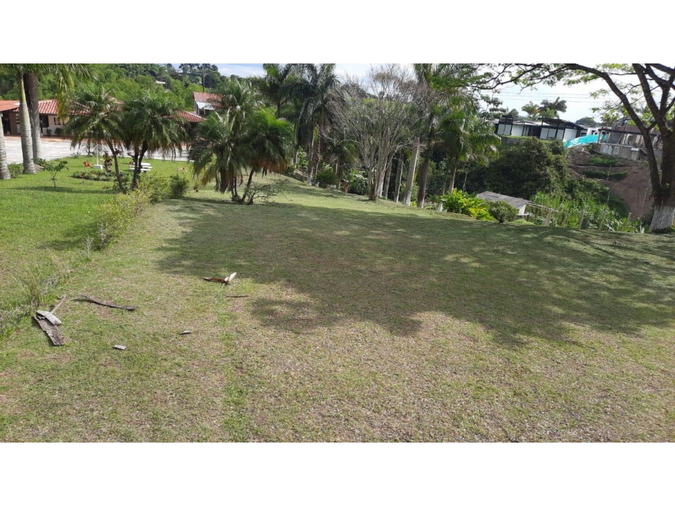 SE VENDE LOTE CAMPESTRE VIA ARMENIA EN CONJUNTO CERRADO