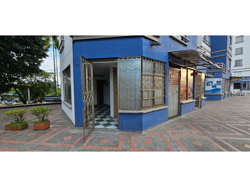 SE VENDE LOCAL CERCA A LA AVENIDA 30 DE AGOSTO